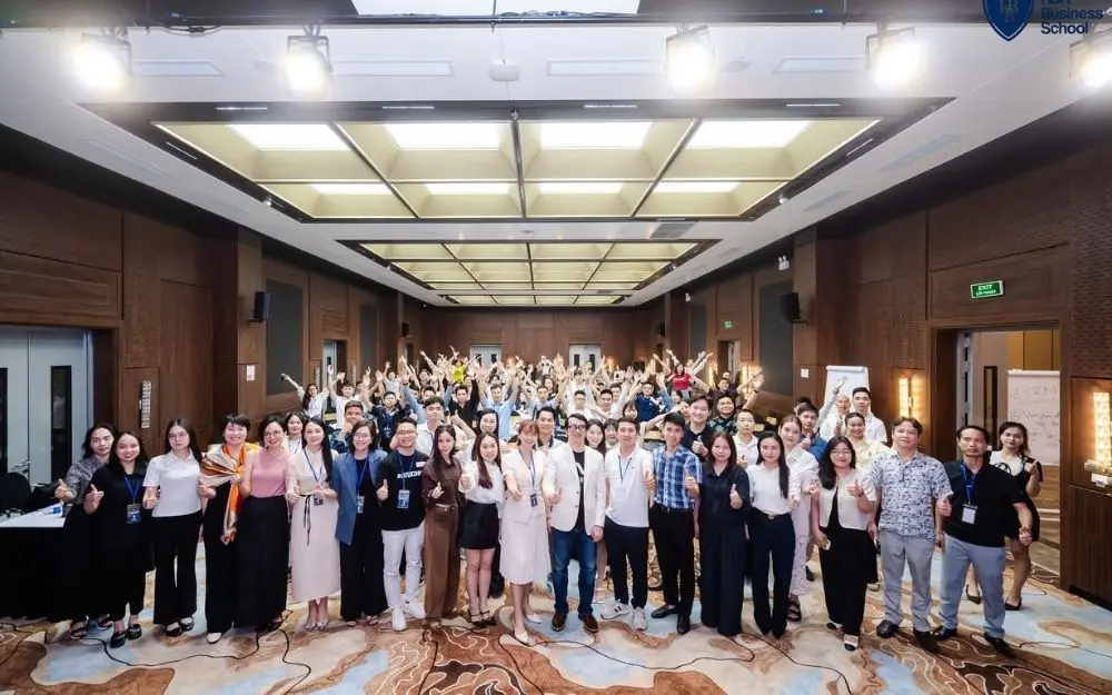 Học từ những người đang triển khai thực chiến mỗi ng&agrave;y